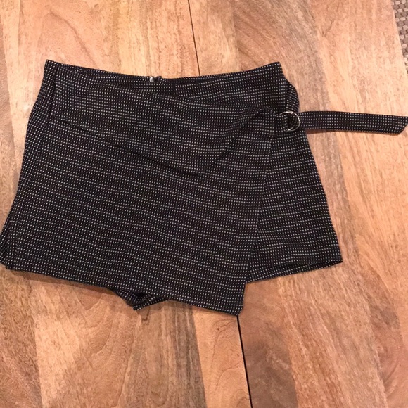 Zara Dresses & Skirts - Zara Trafaluc Skort Black and White